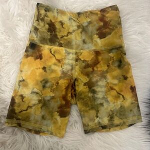 Strut This yellow yoga shorts